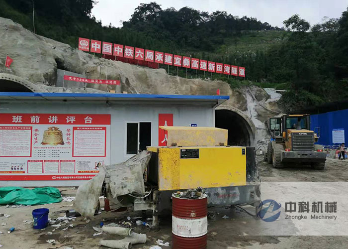 中铁六局双喷头混凝土湿喷机施工现场-0