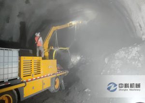 隧道机械臂湿喷机施工现场